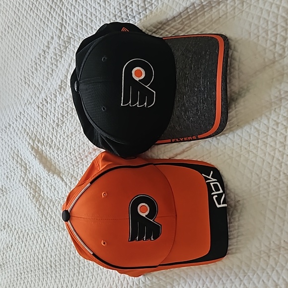 Philadelphia Flyers Caps - Picture 1 of 4